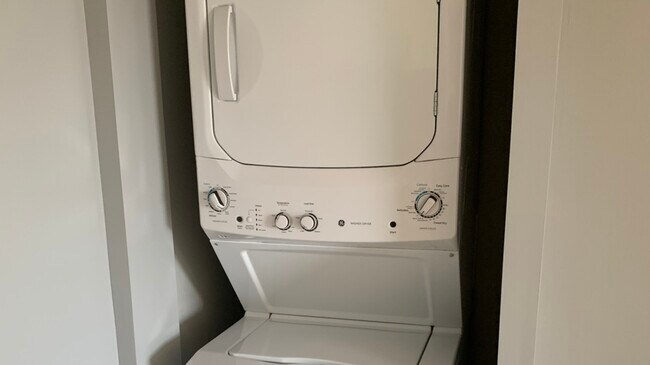 Building Photo - 8141 W 84th Pl