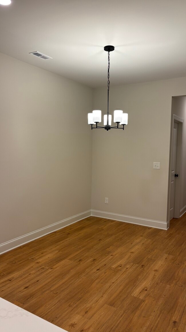 Building Photo - 4817 Victoria Ave