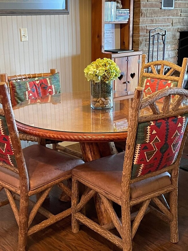 Building Photo - 1114 W 17th St