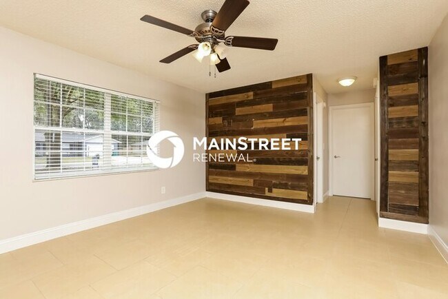 Building Photo - 3 Bedroom Pet-Friendly Home in Eustis, FL ...