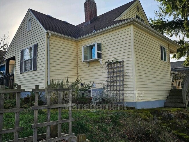 Building Photo - 7855 N Wabash Ave