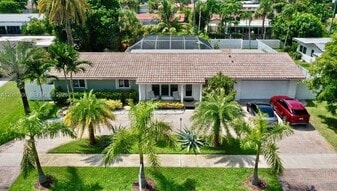 Building Photo - 428 N Crescent Dr