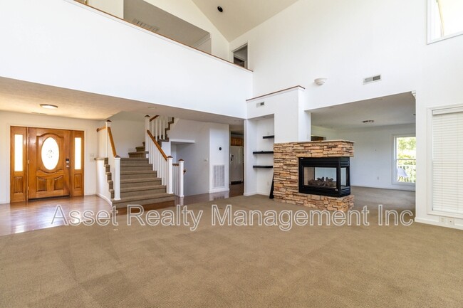 Building Photo - 2084 Allenridge Dr