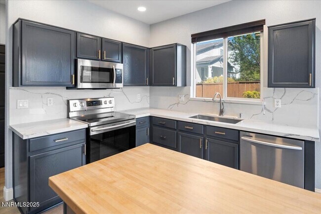 Building Photo - 2220 Signa Dr