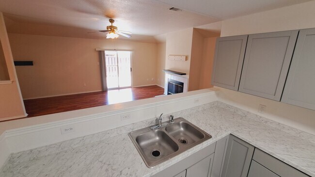 Building Photo - 804 Moon Glow Dr