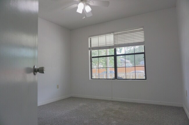 Building Photo - 111 Palmetto Dr