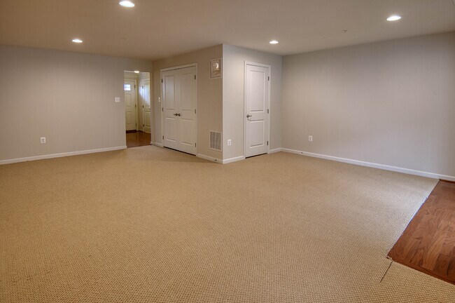 Building Photo - 2704 Egret Way