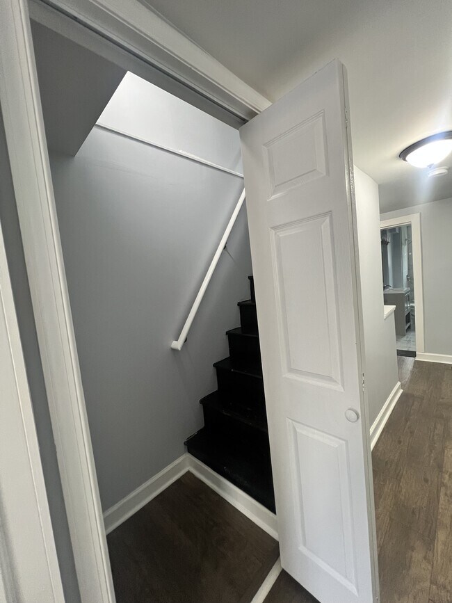 Building Photo - 1212 W Lombard St