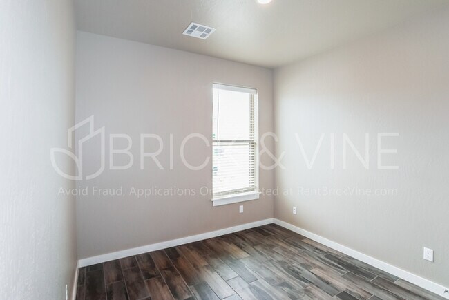 Building Photo - 621 NW 182nd St