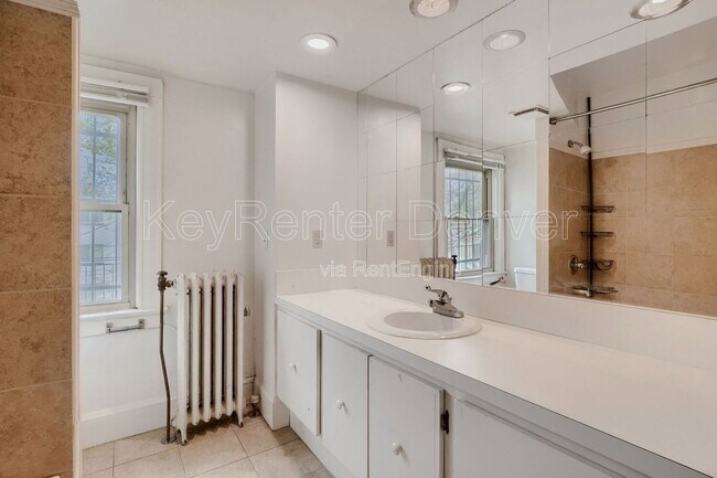 Building Photo - 1275 Detroit St