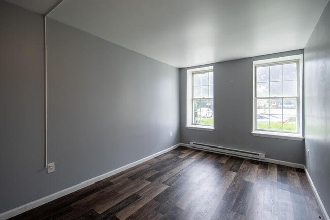 Building Photo - 50-62 East Street - 3A