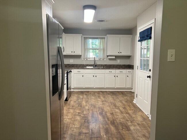 Building Photo - 2053 Mims Rd