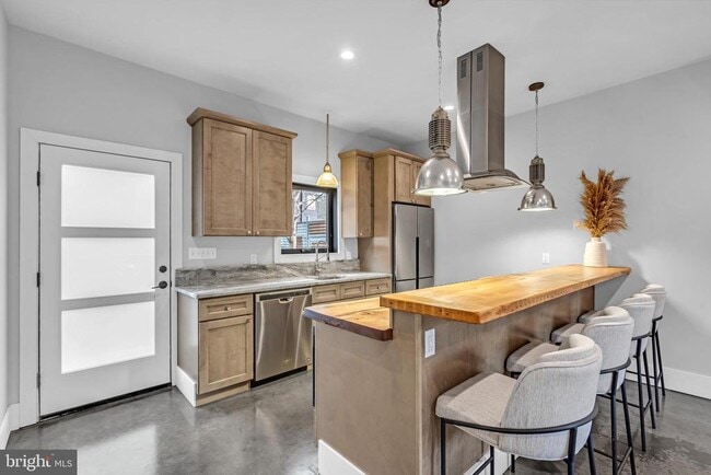 Building Photo - 10 McCready's Alley