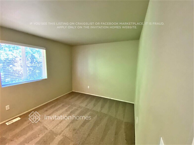 Building Photo - 1601 58th Ave Ct N E