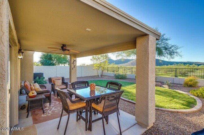 Building Photo - 2938 E Quiet Hollow Ln