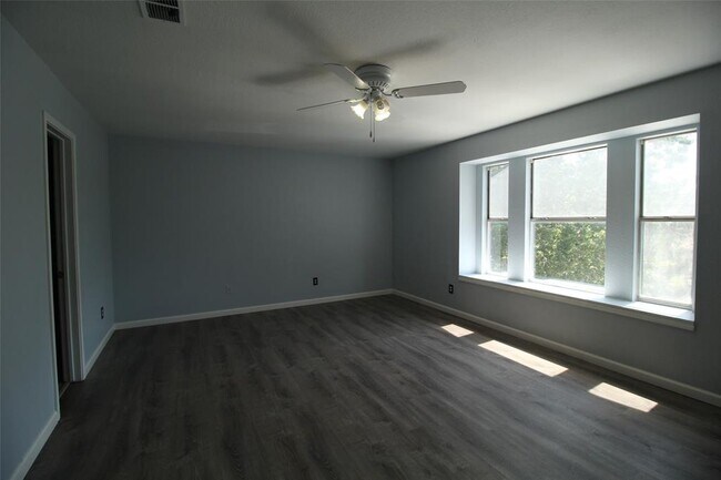 Building Photo - 12302 Uttimer Ln