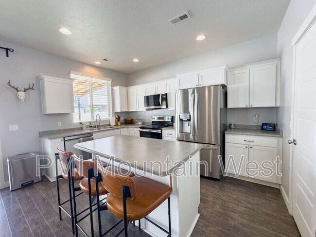 Building Photo - 3565 Water Lilly Ln