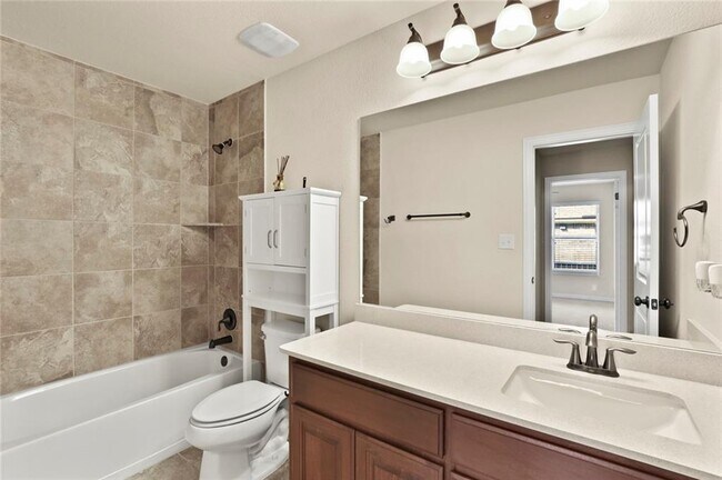 Building Photo - 2913 Consuelo Wy