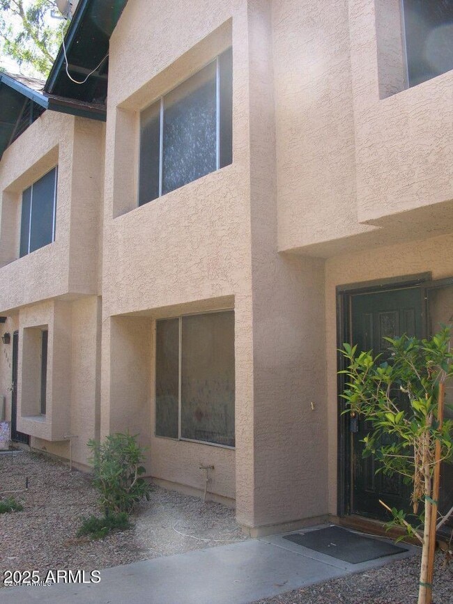 Building Photo - 4846 W Northern Ave