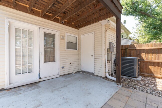 Building Photo - 5518 Gates Landing Rd