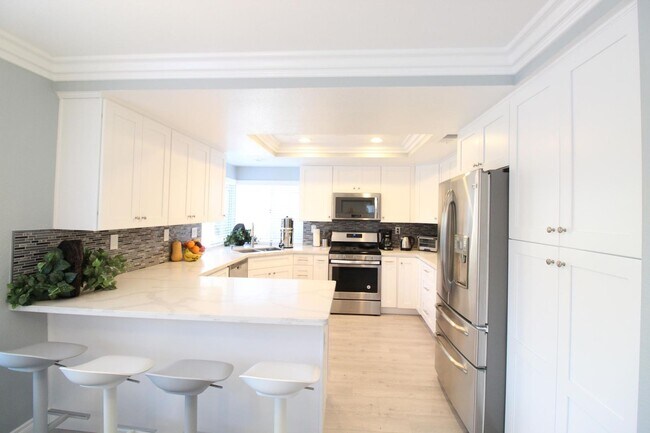 Building Photo - 6752 Carobwood Way