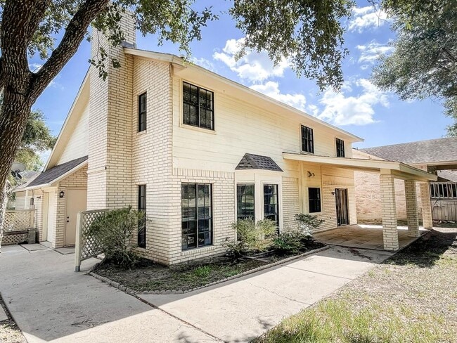 Building Photo - 418 Charleston Dr
