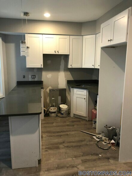 Building Photo - 39 Long Ave