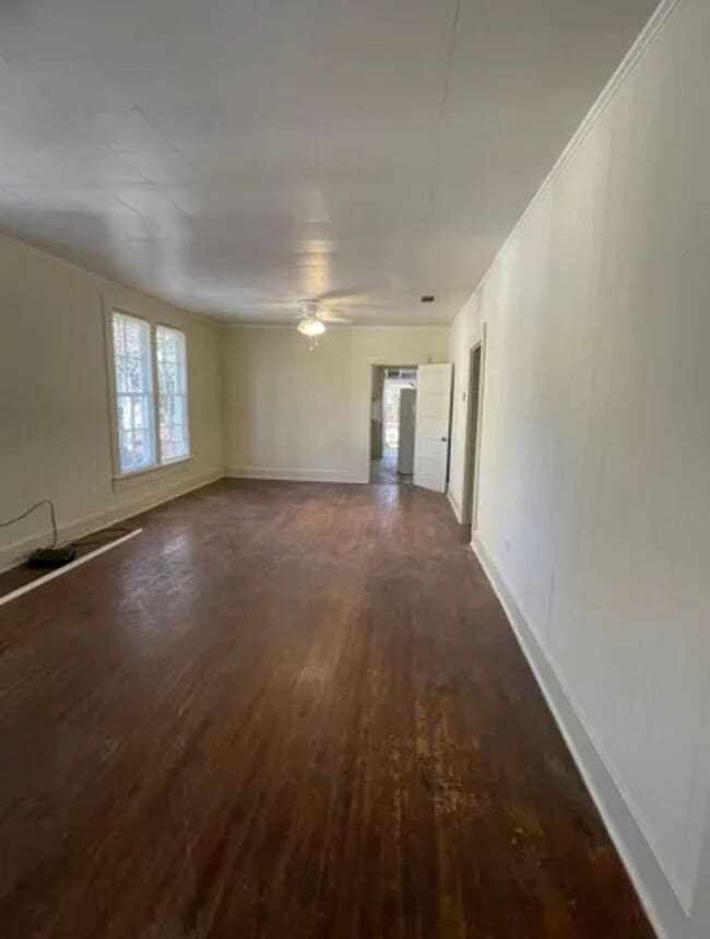 Building Photo - 808 Camp St