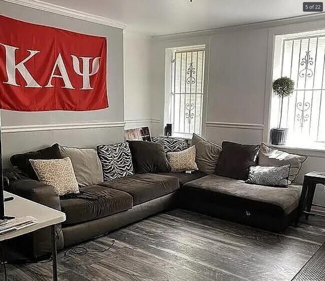 Building Photo - 1602 N Bouvier St