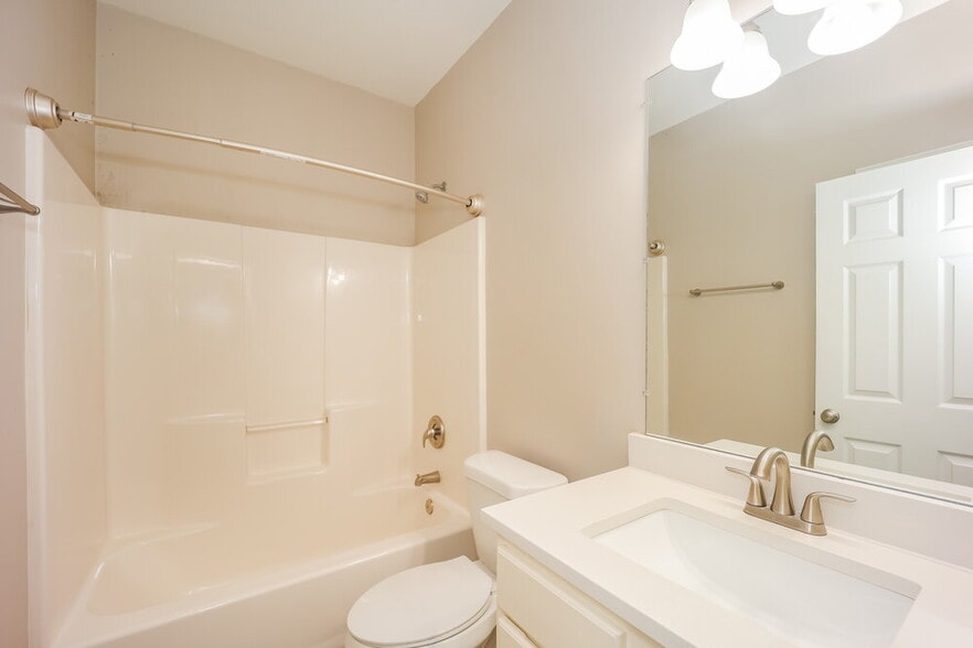 Building Photo - 54 Cottage Ln