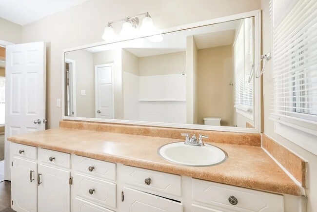 Building Photo - 4629 Dawnwood Dr