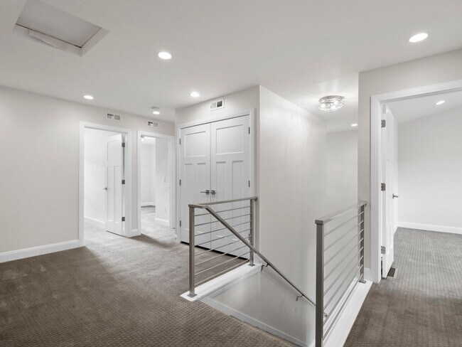 Building Photo - 1116 W Cattail Ct