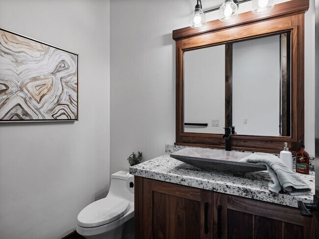 Building Photo - 1075 N Oquirrh Mountain Dr