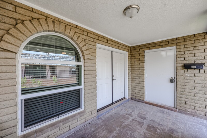 Building Photo - 1159 W Drummer Ave