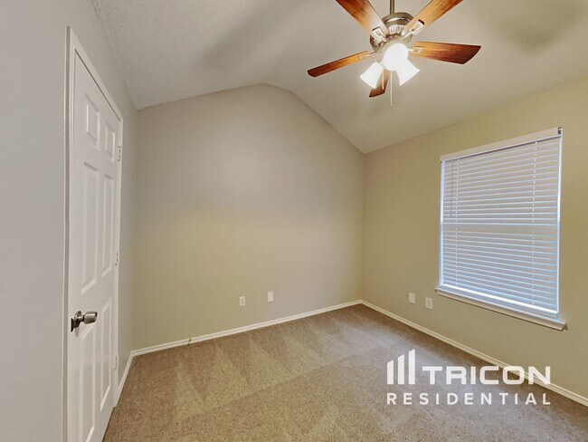 Building Photo - 1119 Cavalcade Dr