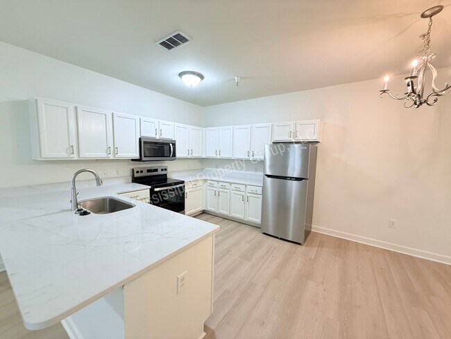 Building Photo - 2BR/2BA