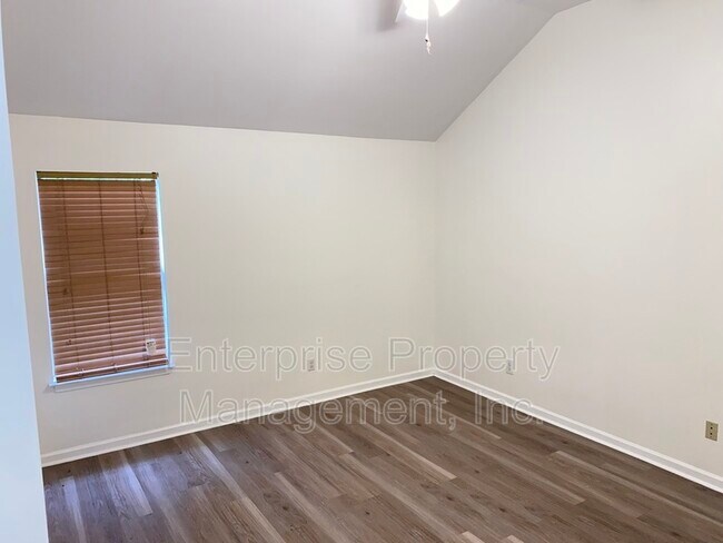 Building Photo - 7125 Showboat Ln
