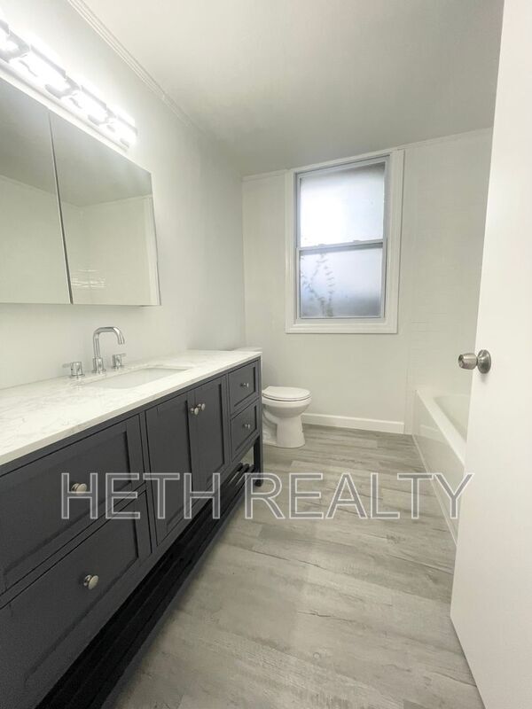 Building Photo - 1588 Hamilton Street