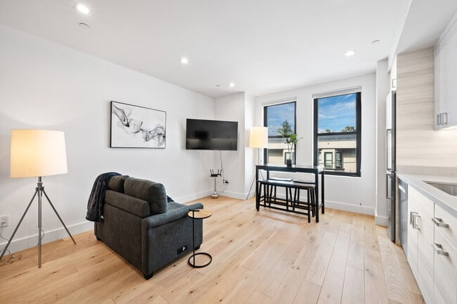 Primary Photo - 761 Minna St