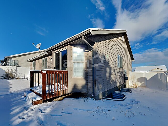 Building Photo - 6301 W Liza Ln