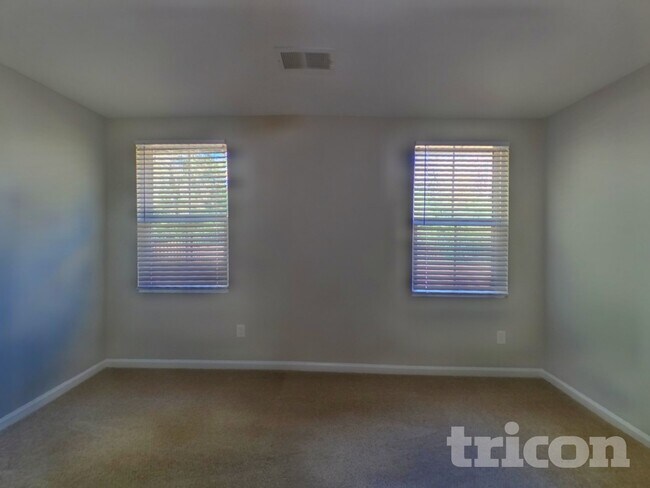 Building Photo - 137 Portchester Ln