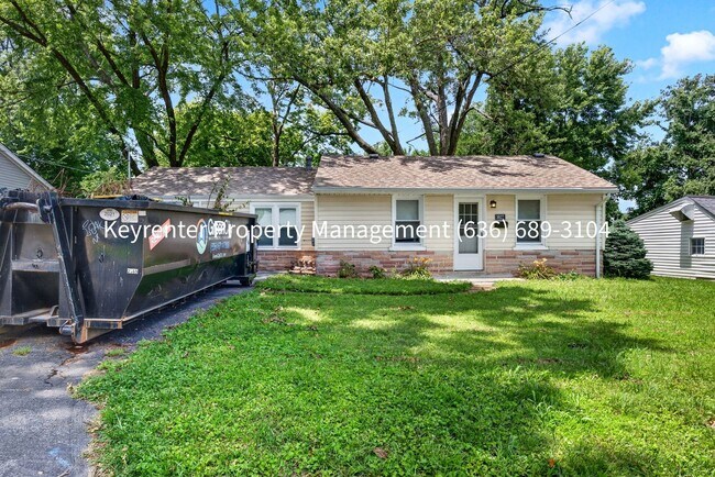 Building Photo - Fully Renovated 2BR/1BA Home for Rent