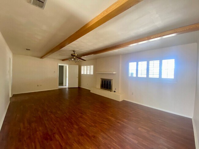 Building Photo - PRE-LEASING JULY.