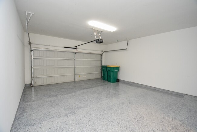 Building Photo - 18 Cheswood Manor Drive