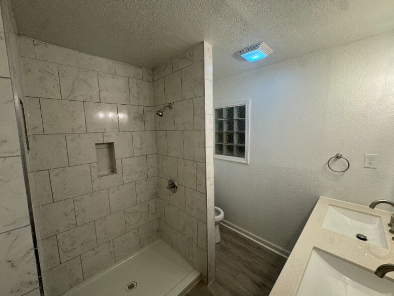 Building Photo - 110 N 26th St