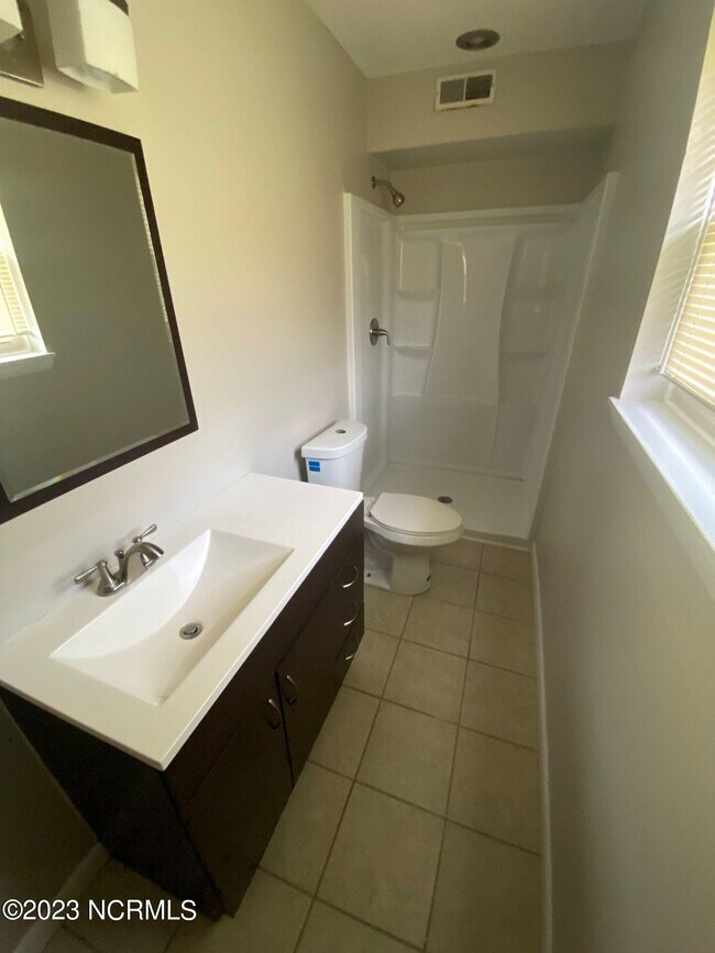 Building Photo - 110 Birch Rd