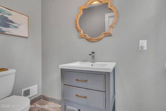 Building Photo - 21 Pearce Ave