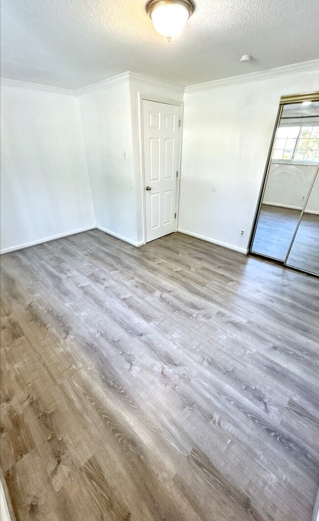 Building Photo - 1278 Roth Hill Dr