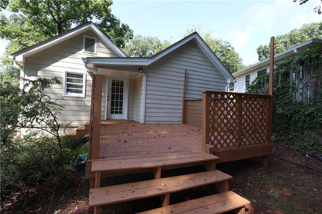 Building Photo - 771 McLendon Dr