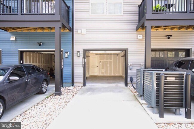 Building Photo - 9920 -B Sir Barton Wy